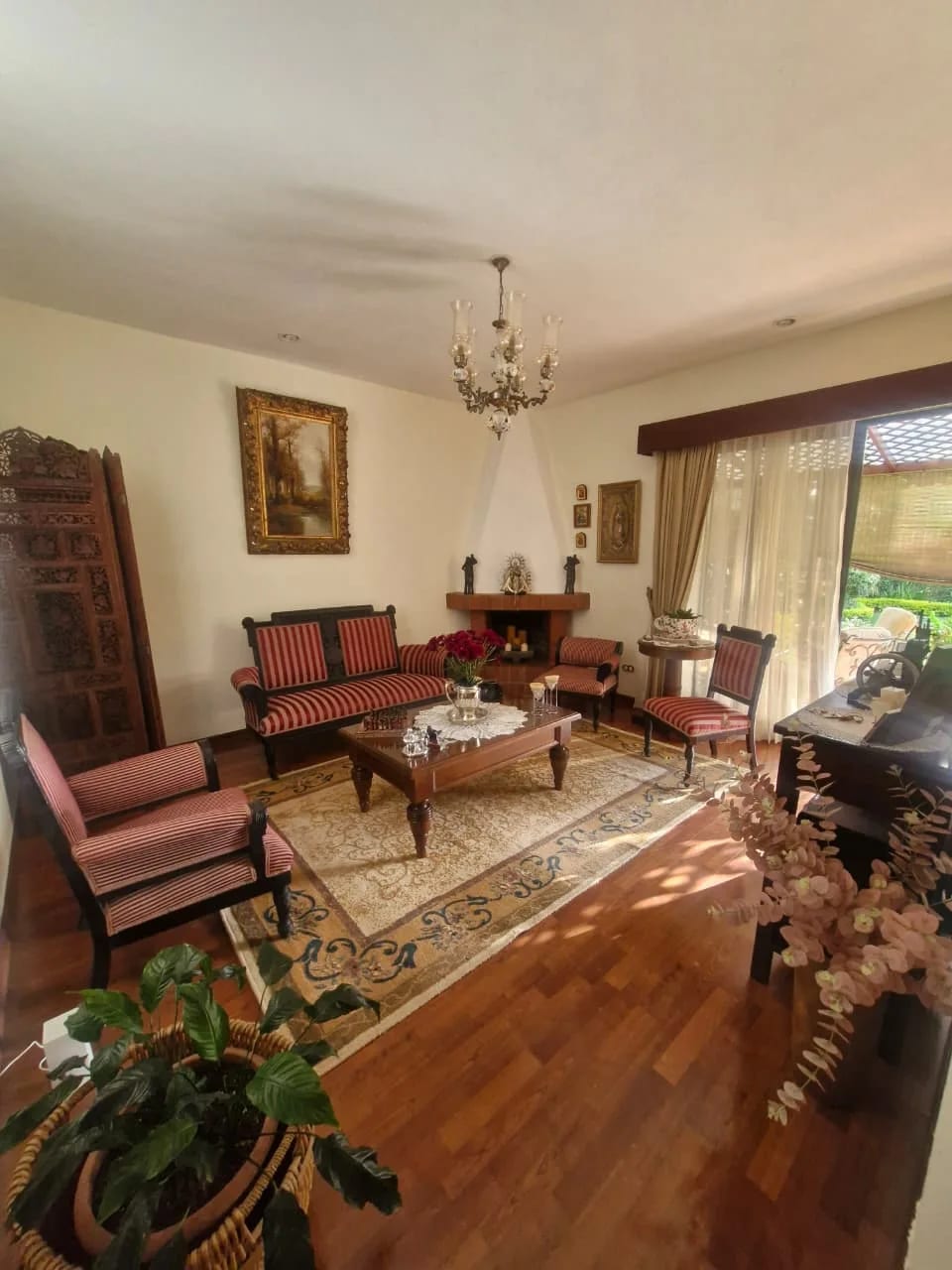 Hermosa Casa de 2 Niveles en Terravista con Amplio Jardín — foto 3 de 16