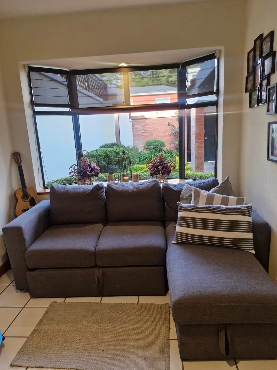 Hermosa Casa de 2 Niveles en Terravista con Amplio Jardín — foto 8 de 16