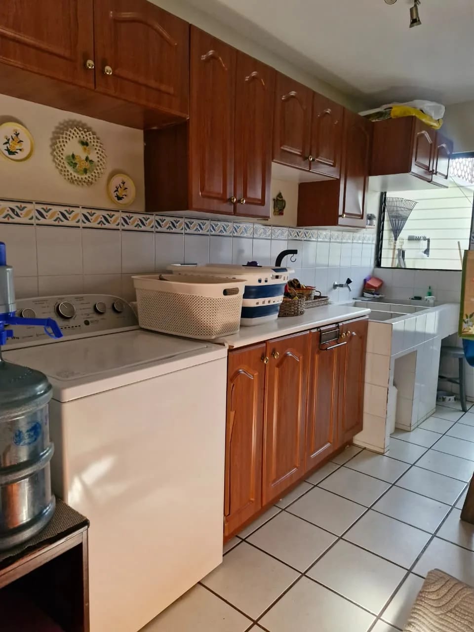 Hermosa Casa de 2 Niveles en Terravista con Amplio Jardín — foto 11 de 16