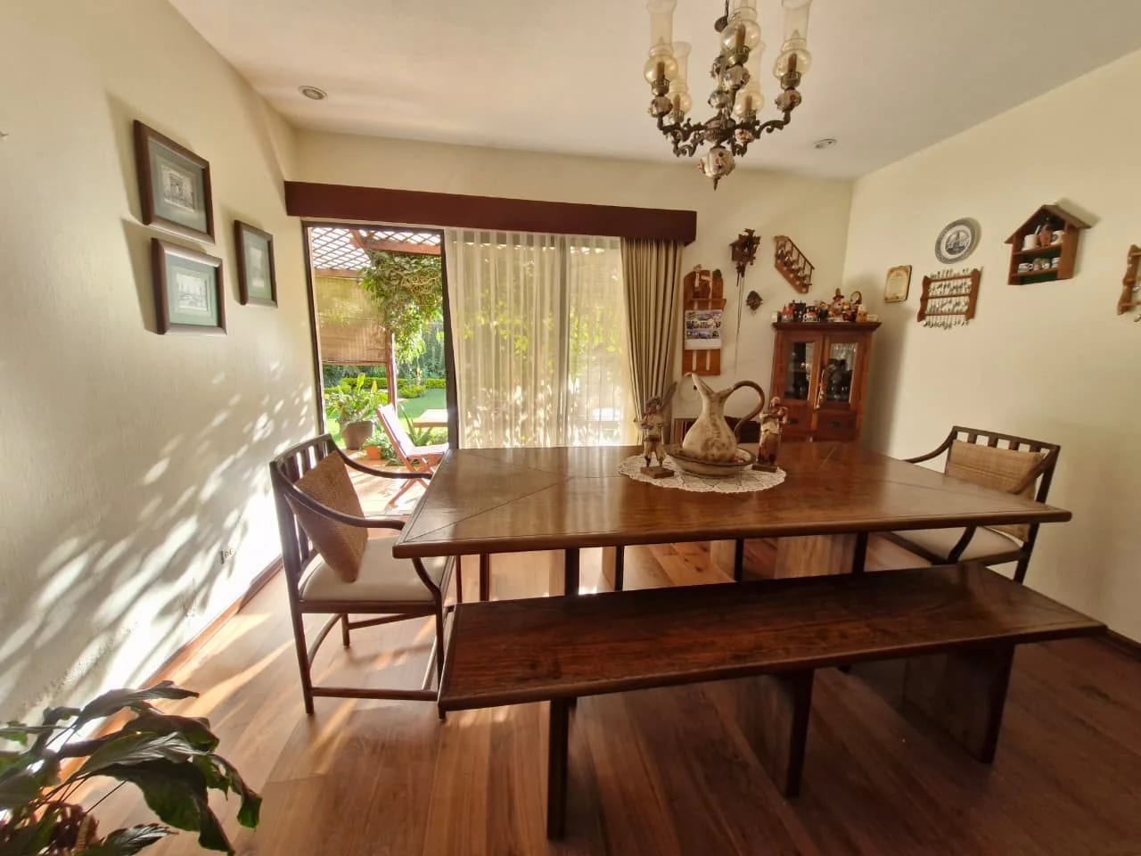Hermosa Casa de 2 Niveles en Terravista con Amplio Jardín — foto 5 de 16