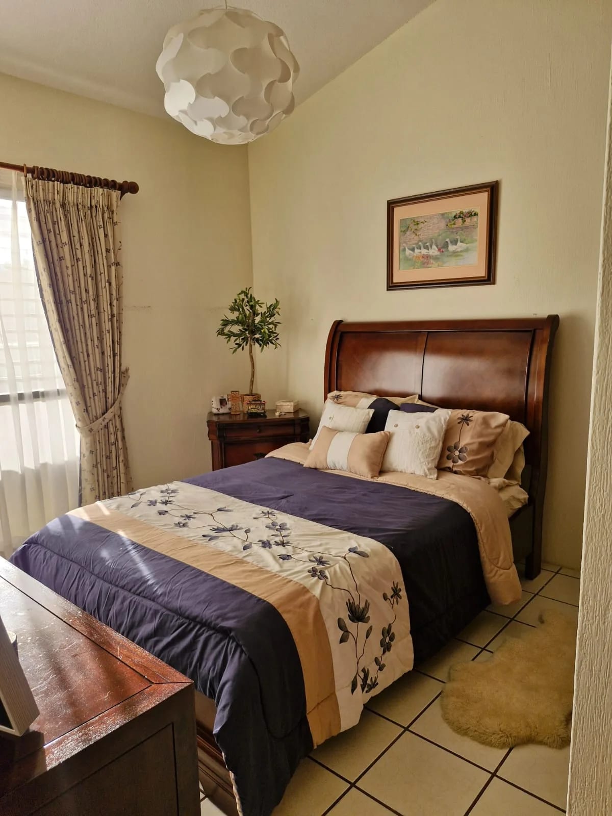 Hermosa Casa de 2 Niveles en Terravista con Amplio Jardín — foto 15 de 16