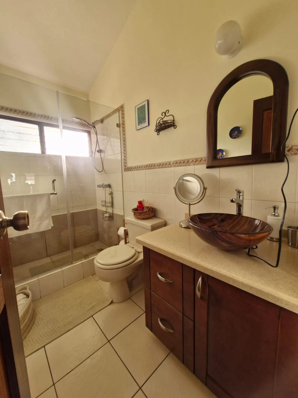 Hermosa Casa de 2 Niveles en Terravista con Amplio Jardín — foto 14 de 16