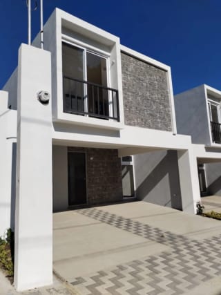 CASAS PARA ESTRENAR EN ALTOS DE VILLAGE II — miniatura 1 de 14